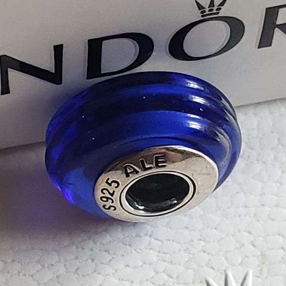 Packaging included Pandora Charm 13 - Picture 3 of 7